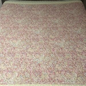 Elegant Pink and Cream Quilted Bedspread